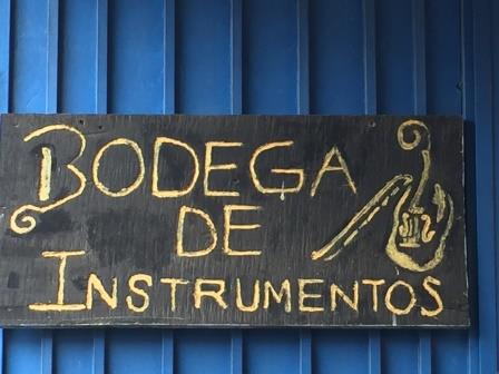 Sign reading Bodega de Instrumentos