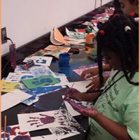 Community outreach art class for kids